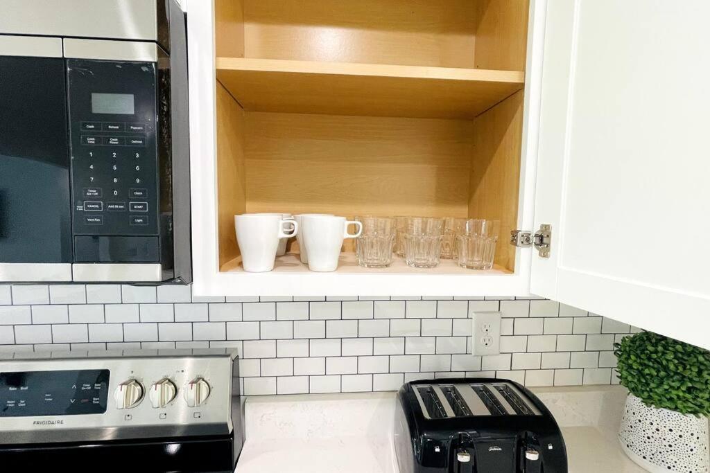 Modern Home Near Uptown Clt, Airport And More 샬럿 외부 사진