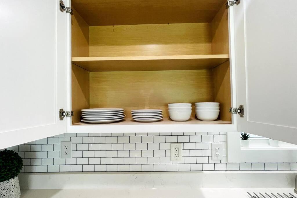 Modern Home Near Uptown Clt, Airport And More 샬럿 외부 사진
