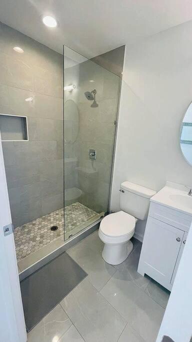Modern Home Near Uptown Clt, Airport And More 샬럿 외부 사진