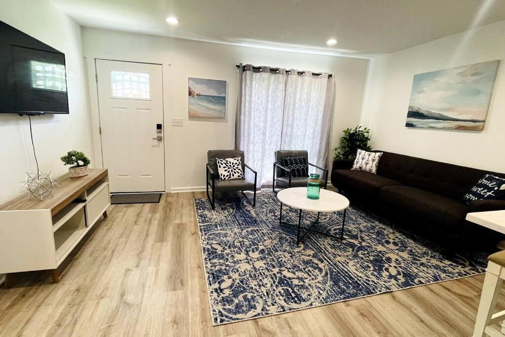Modern Home Near Uptown Clt, Airport And More 샬럿 외부 사진