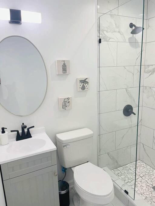 Modern Home Near Uptown Clt, Airport And More 샬럿 외부 사진