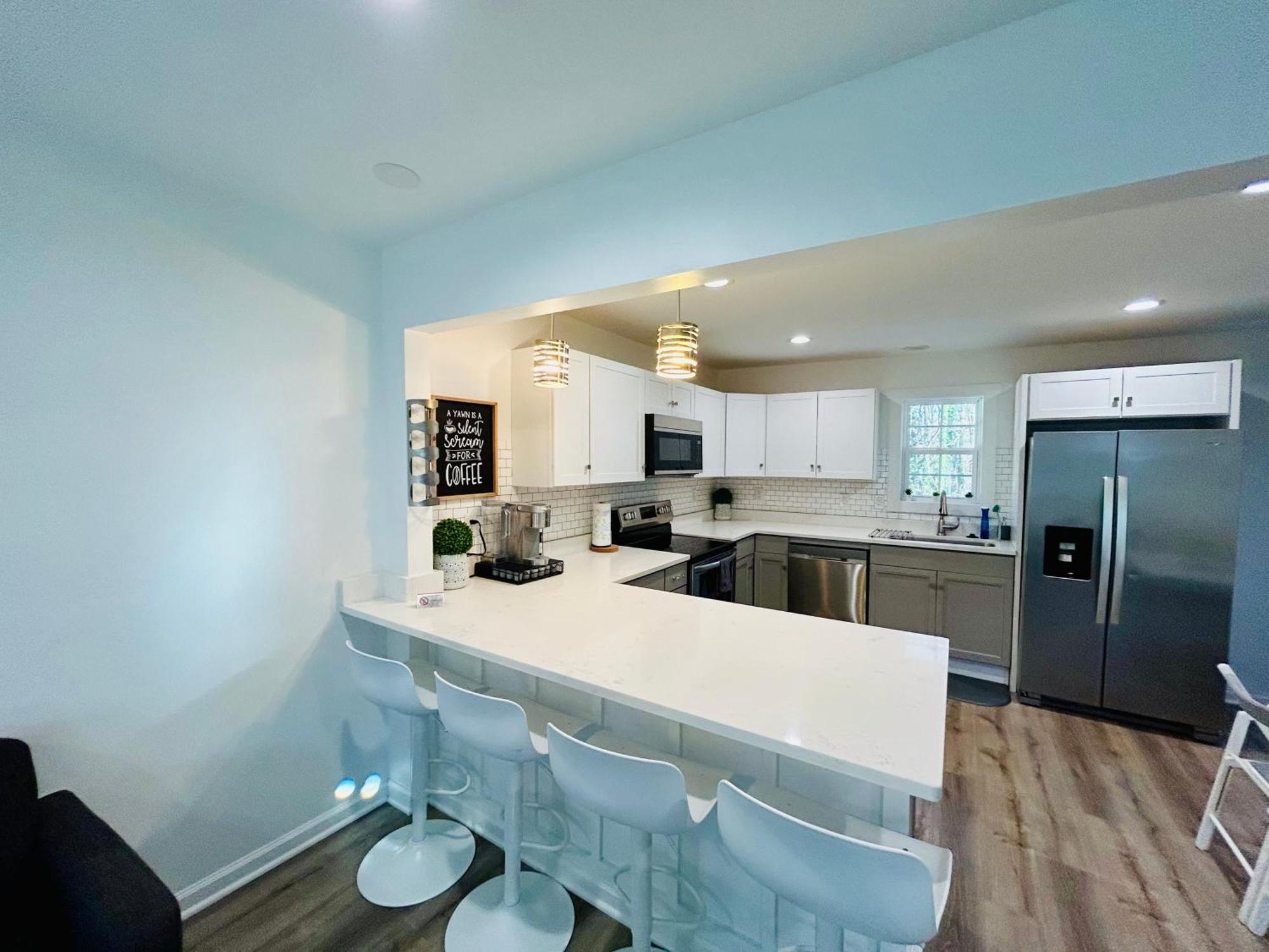 Modern Home Near Uptown Clt, Airport And More 샬럿 외부 사진