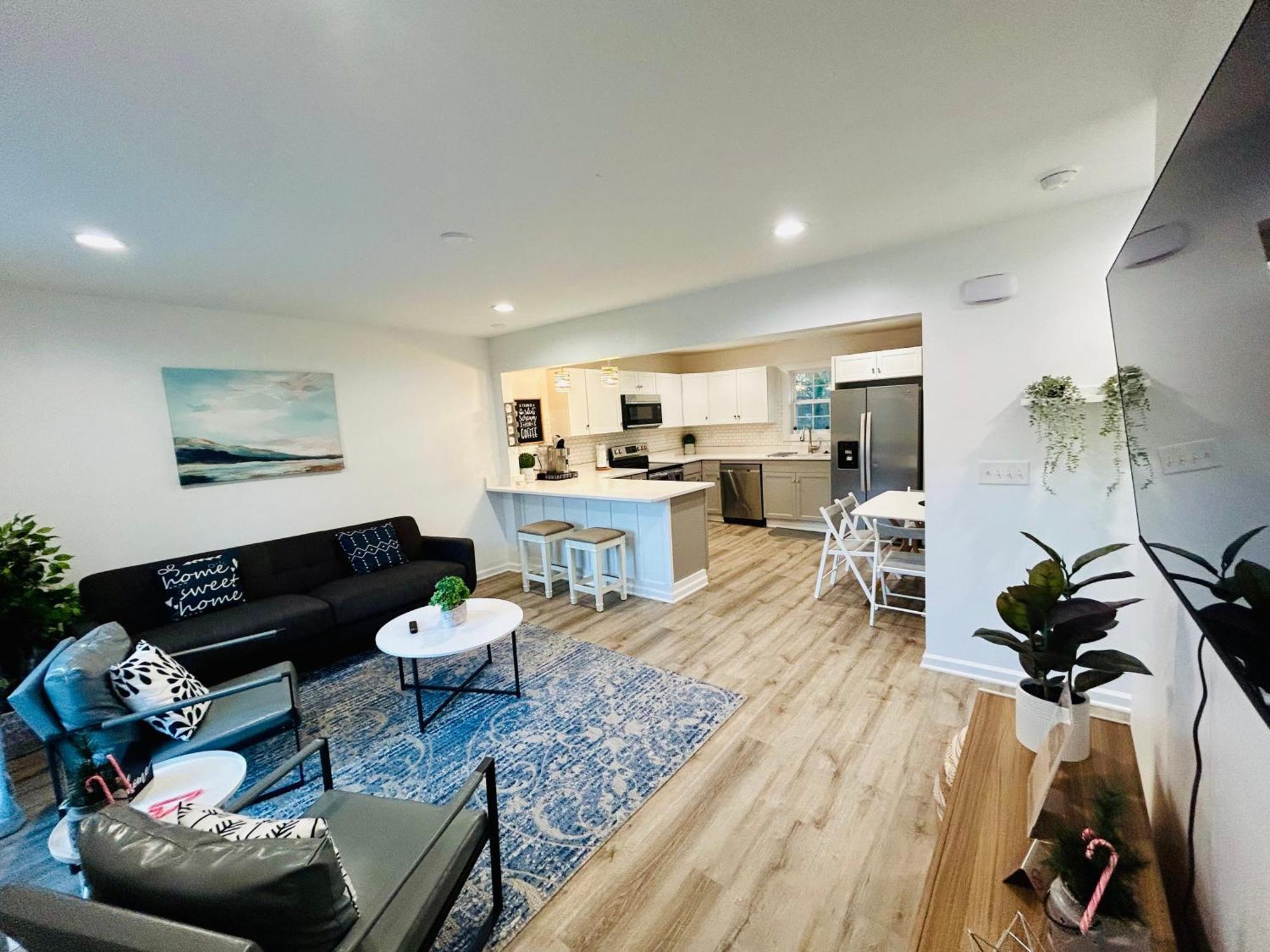 Modern Home Near Uptown Clt, Airport And More 샬럿 외부 사진