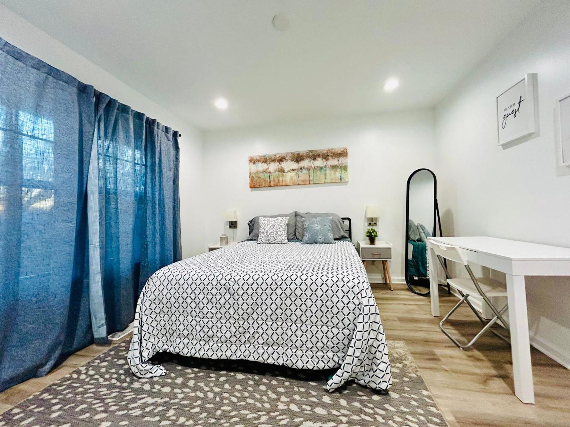 Modern Home Near Uptown Clt, Airport And More 샬럿 외부 사진